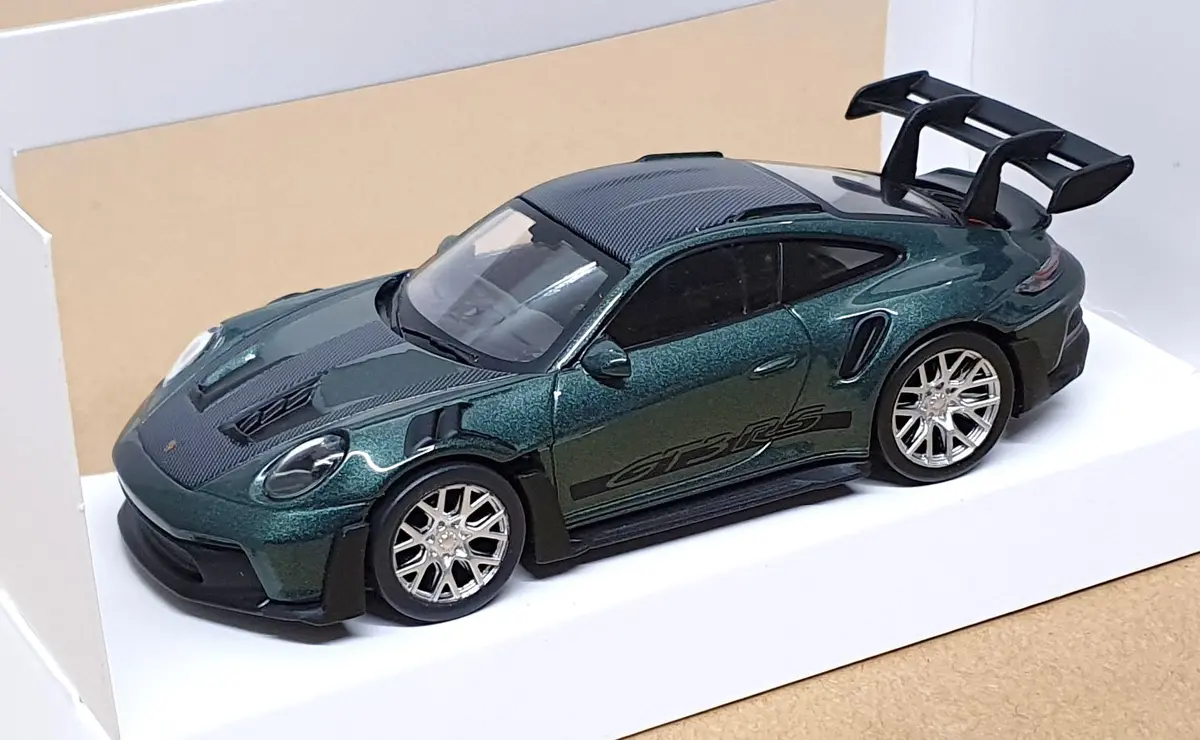 Norev 1/43 Scale Diecast 750069 - Porsche 911 Gt3 Rs - Met. Green 1