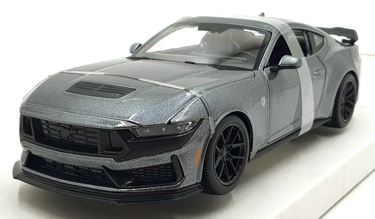 Maisto 1/24 Scale Diecast 32925 - 2024 Ford Mustang Dark Horse - Dark Grey 1