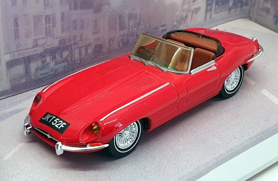 Matchbox Dinky 1/43 Scale Dy-18 - 1968 Jaguar E Type Mk1 1/2 - Red 1