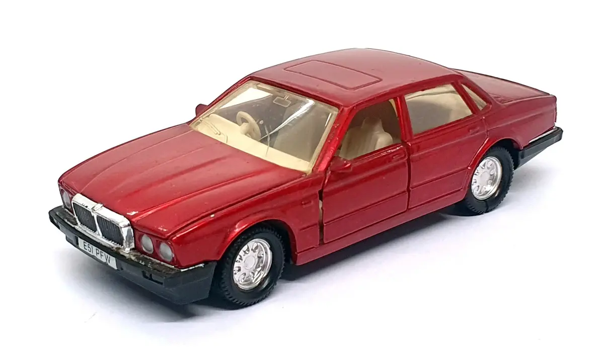 Matchbox 13Cm Long Diecast K146 - Jaguar Xj6 - Met. Red 1