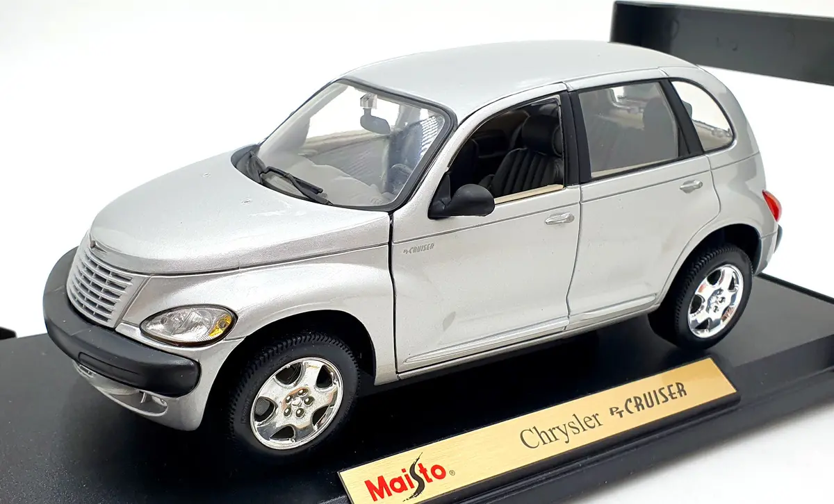 Maisto 1/18 Scale Diecast 31895 - Chrysler Pt Cruiser - Silver 1